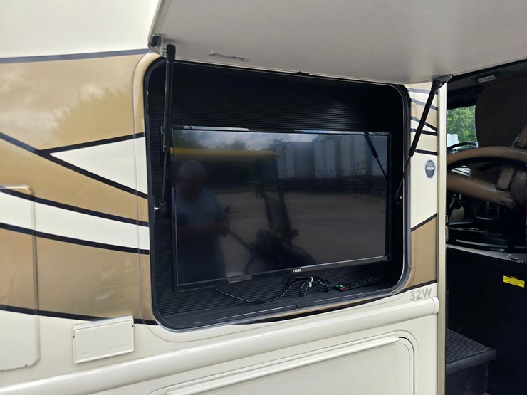 2021-international-mv607-image-121