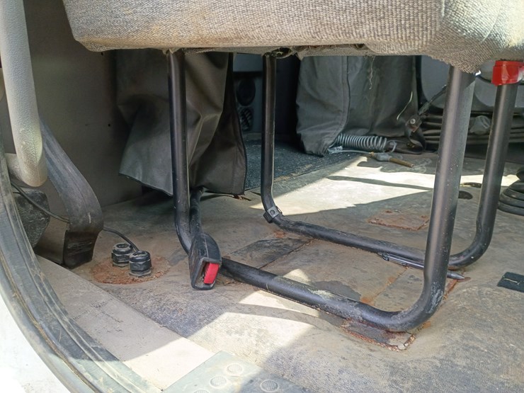 2009-freightliner-cascadia-125-image-46