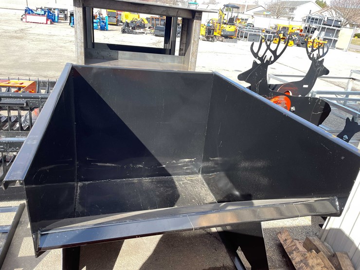 #7086-•-skid-steer-trash-hopper-(o2)-image-1