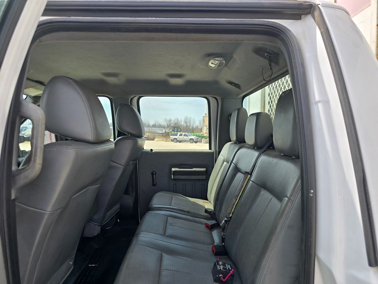 2013-ford-f550-image-35