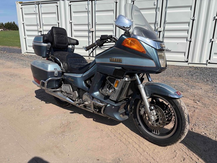 yamaha-venture-motorcycle-image-1