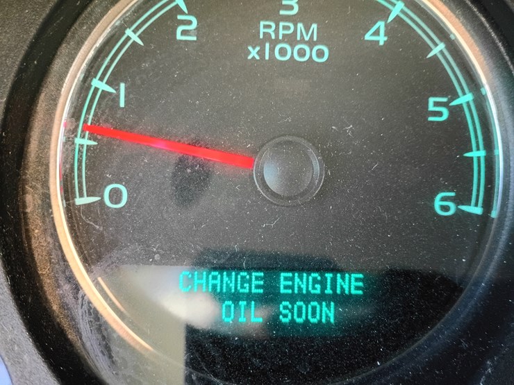 2010-chevrolet-tahoe-image-50