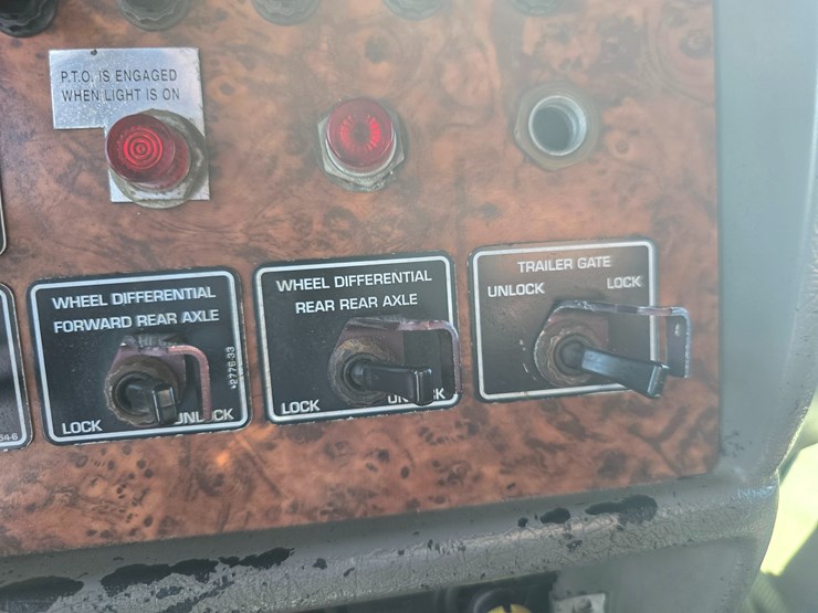 #21305-•-2003-kenworth-dump-truck-image-167