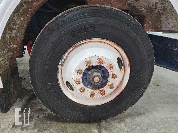 2004-peterbilt-378-image-29