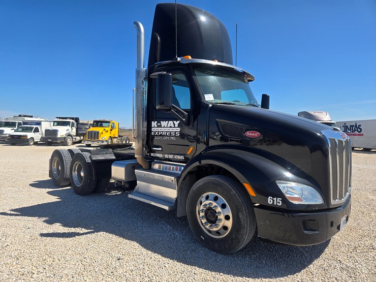 2016-peterbilt-579-image-22