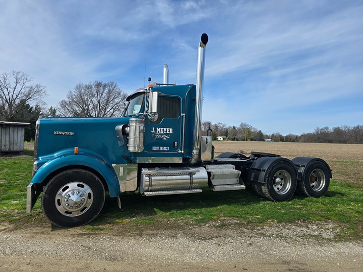 2007-kenworth-w900-image-3