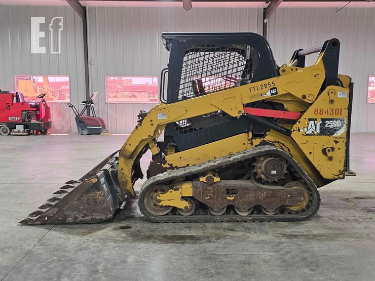 2015-caterpillar-259d-image-5