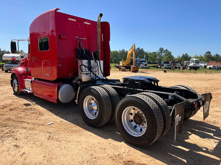 2012-peterbilt-386-image-2