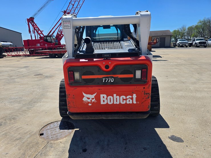 2020-bobcat-t770-image-8