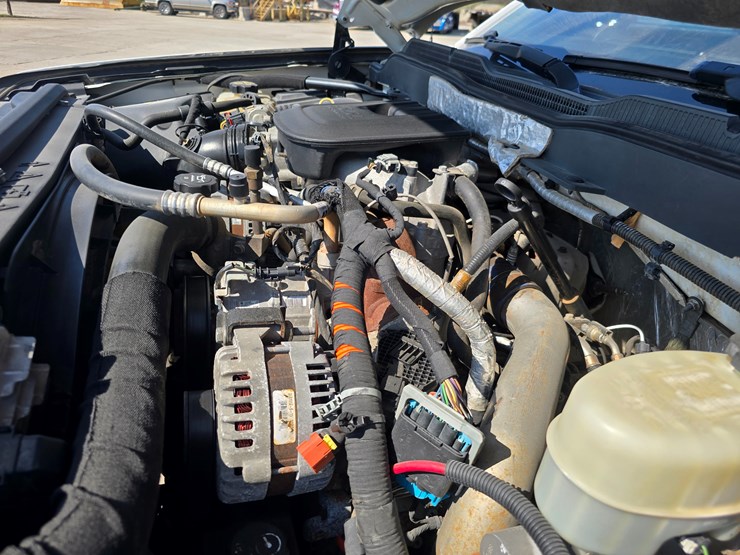 2015-chevrolet-silverado-3500-image-22