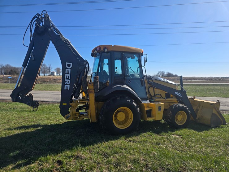 2015-deere-410l-image-9