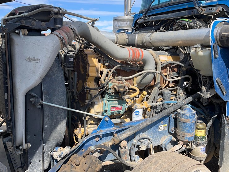 2004-kenworth-w900-image-46