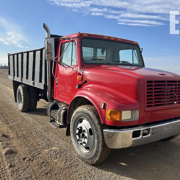 2002 INTERNATIONAL 4700