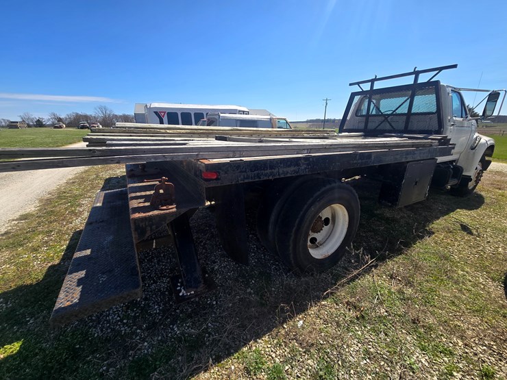 1997-ford-f700-image-12