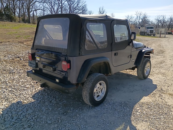 1997-jeep-wrangler-image-9