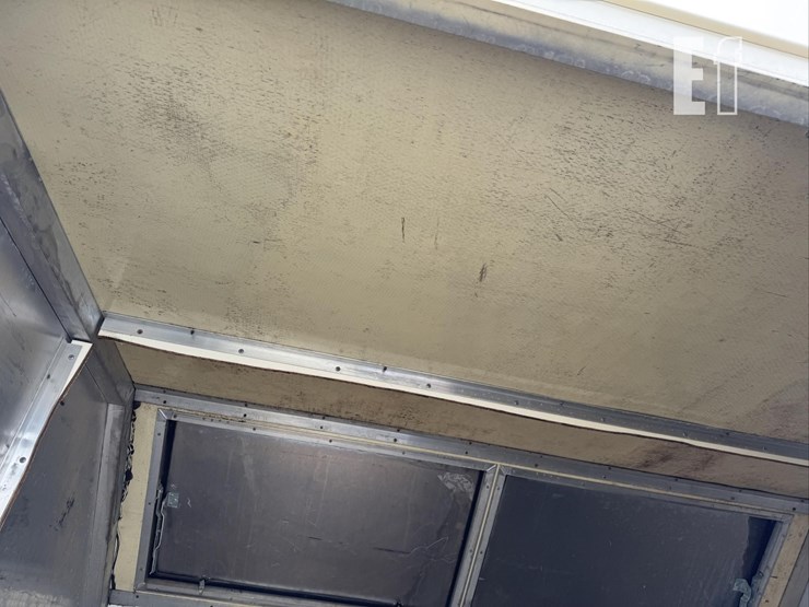 9'-container-doors-both-sides-image-4