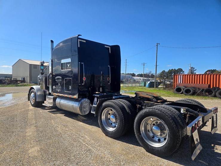 2005-peterbilt-379-image-13