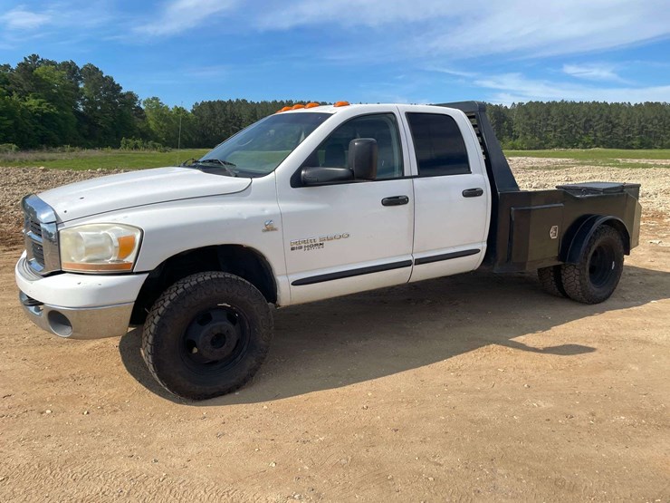 2006-dodge-ram-3500-image-1