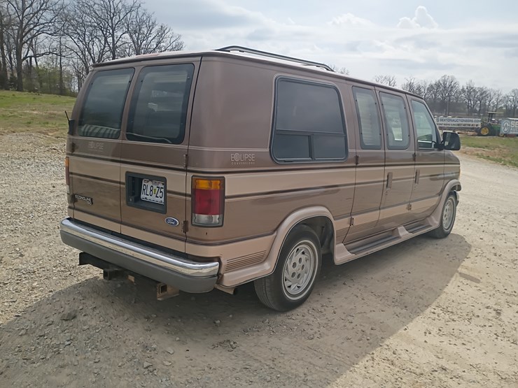 1992-ford-e150-image-9