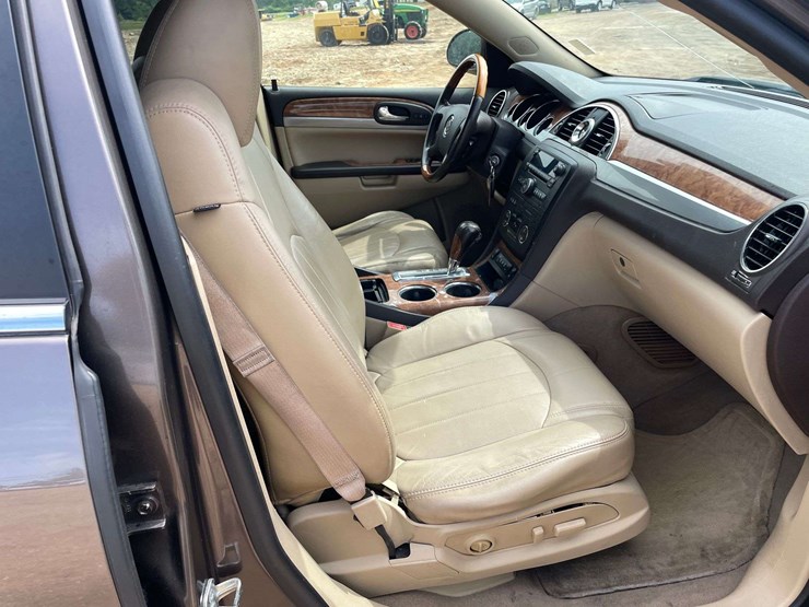 2011-buick-enclave-cxl-image-18