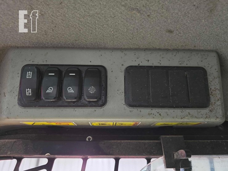 2021-caterpillar-242d3-image-20