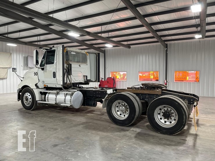 2017-international-prostar-image-4