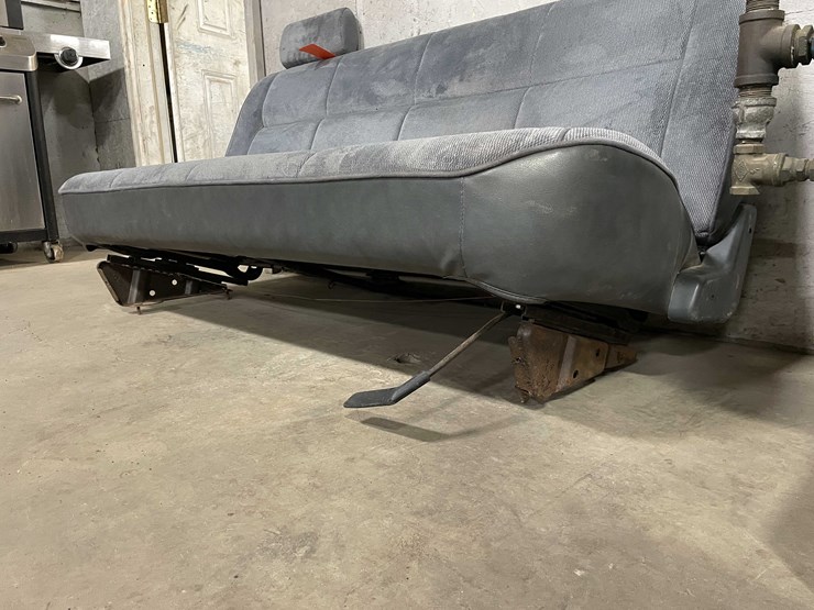 #2486-•-bench-seat-(f)-image-5