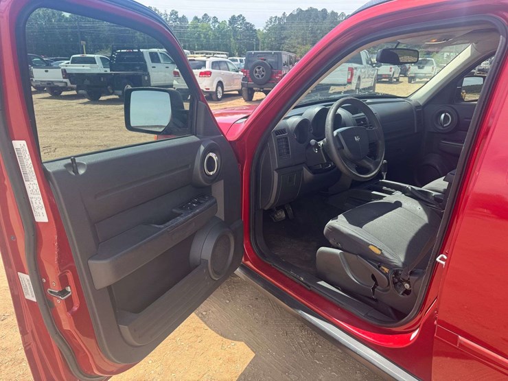 2011-dodge-nitro-image-9