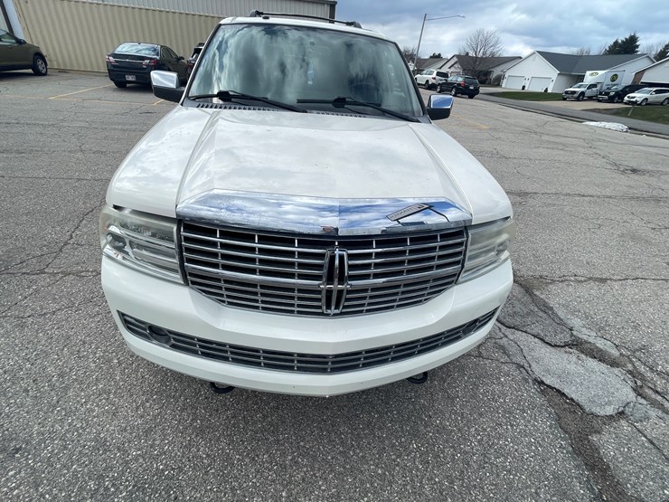 2008-lincoln-navigator-image-9