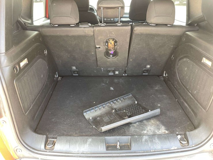 2015-jeep-renegade-image-15