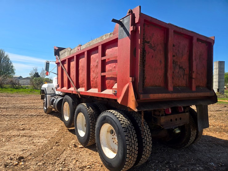 1994-mack-rd690s-image-12