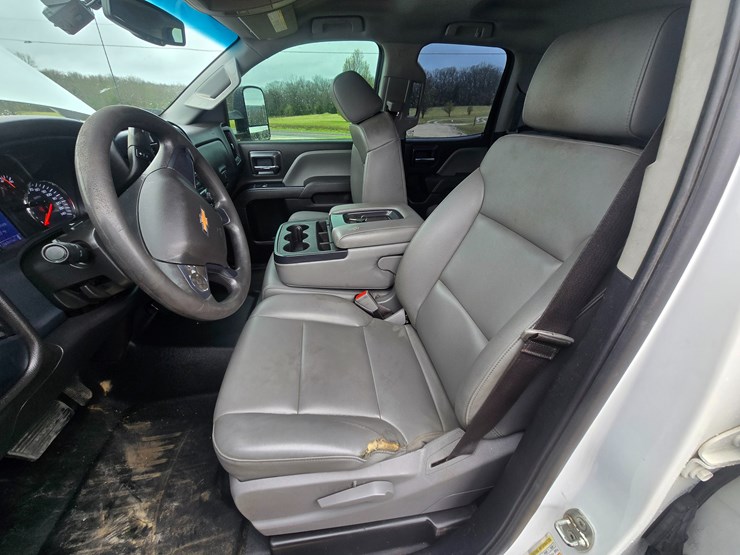2019-chevrolet-silverado-2500-image-39
