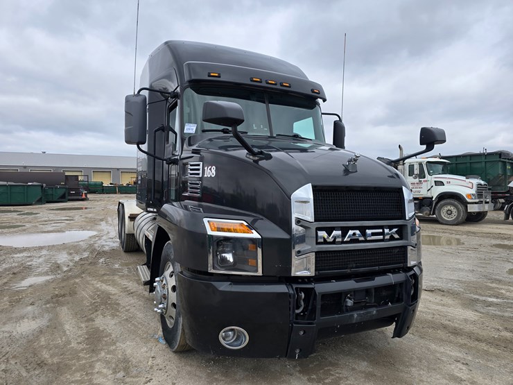 #22610-•-2019-mack-anthem-sleeper-truck-image-15