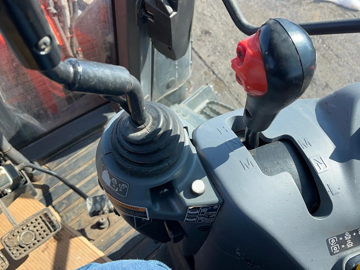 2016-kubota-m6-131-image-60