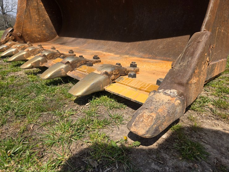 2014-caterpillar-953d-image-102