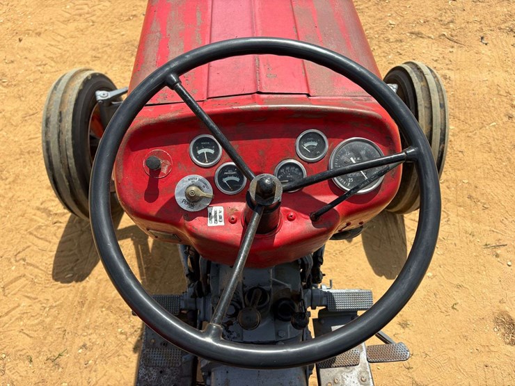 massey-ferguson-mf135-image-11