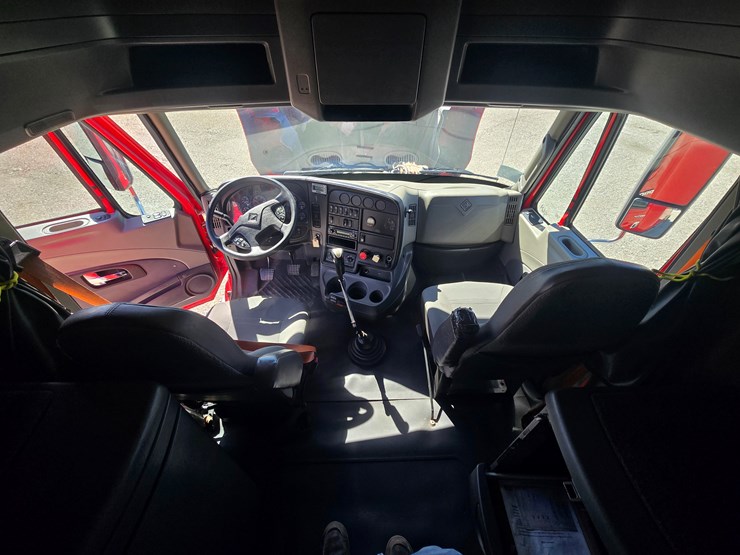 2014-international-prostar-image-76