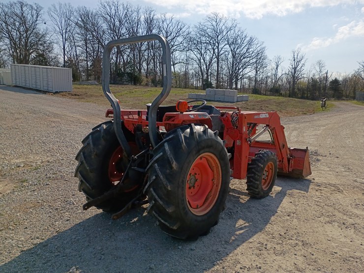 2001-kubota-l4300-image-9