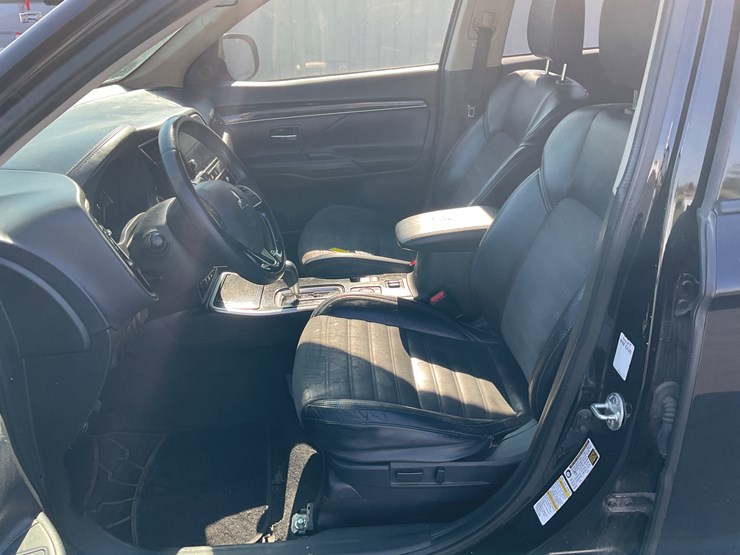 2019-mitsubishi-outlander-image-19