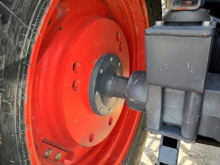 2019-kubota-m7060-image-63