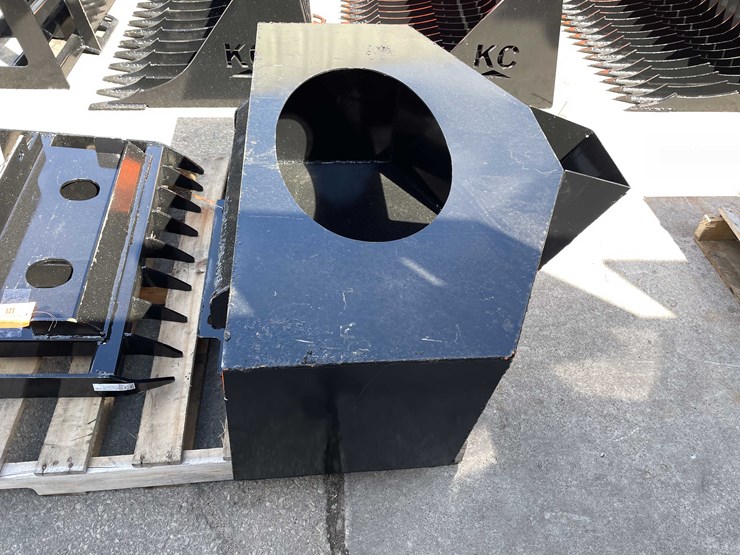 #7093-•-mini-universal-attach-concrete-bucket-(o2)-image-7