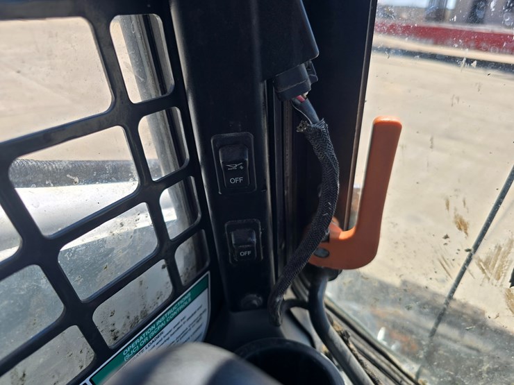 2020-bobcat-t770-image-51