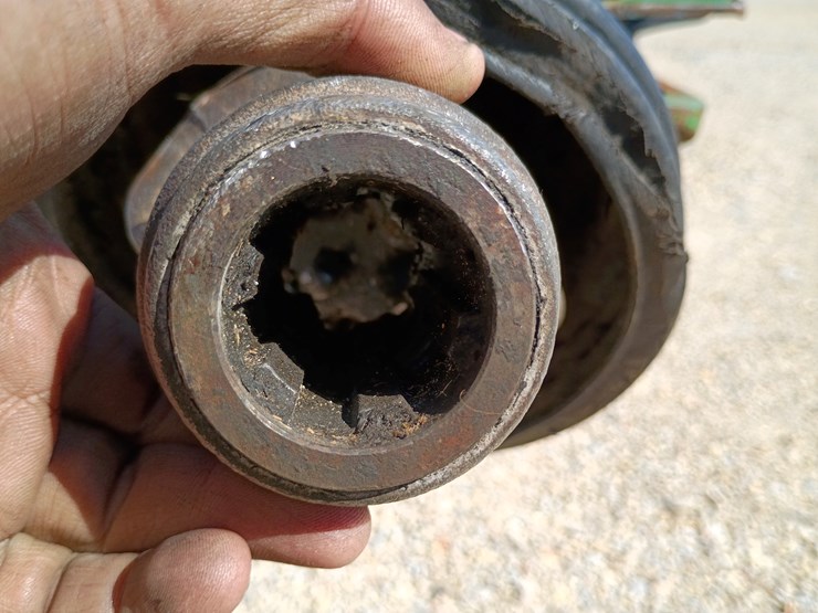 2013-john-deere-630-image-15