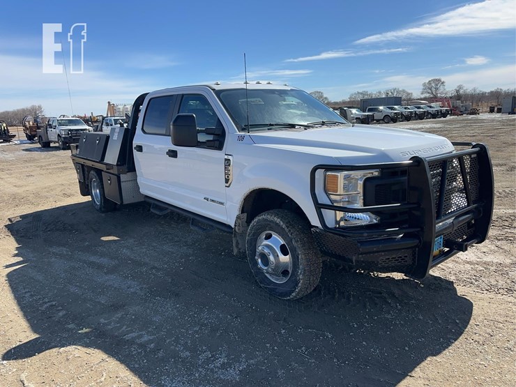 2021-ford-f350-xl-image-3