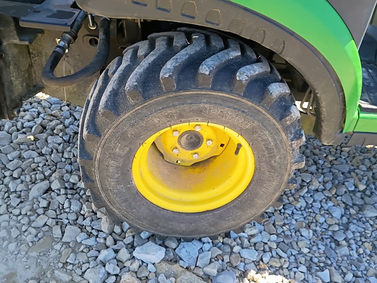 2013-john-deere-1025r-image-76