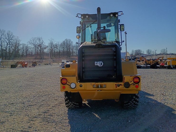 2023-caterpillar-910-image-7