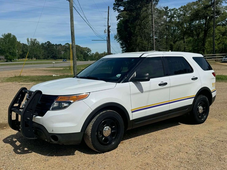 2015-ford-explorer-image-1