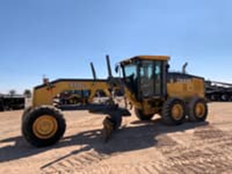 2016-deere-770g-image-6