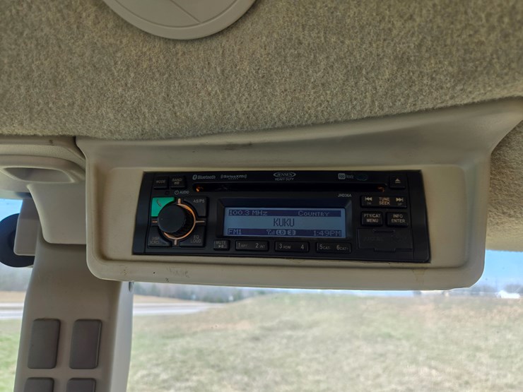 2019-john-deere-5100e-image-42