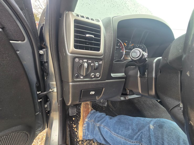 2011-chevrolet-colorado-image-44